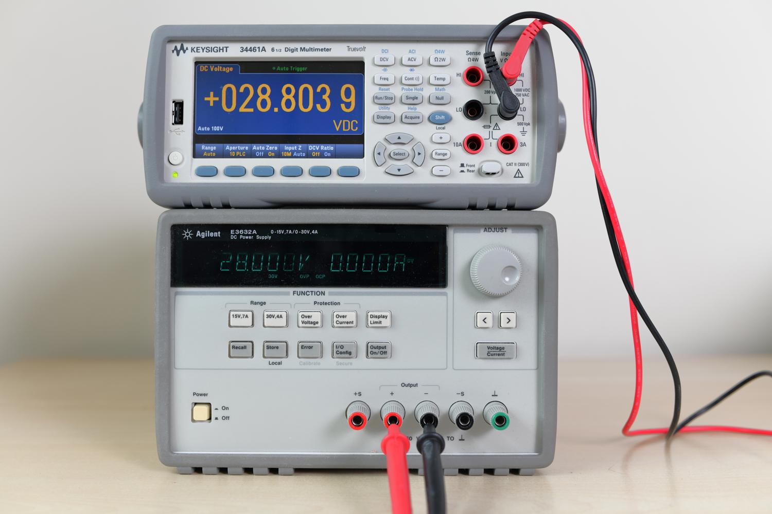 Источник питания серии Keysight E3632A